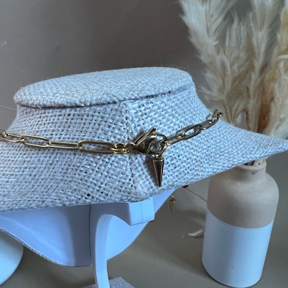 Elegant Witchy Chic Delicate Charm Necklace - Edgy Chic Gold Necklace - Picture 13 of 15